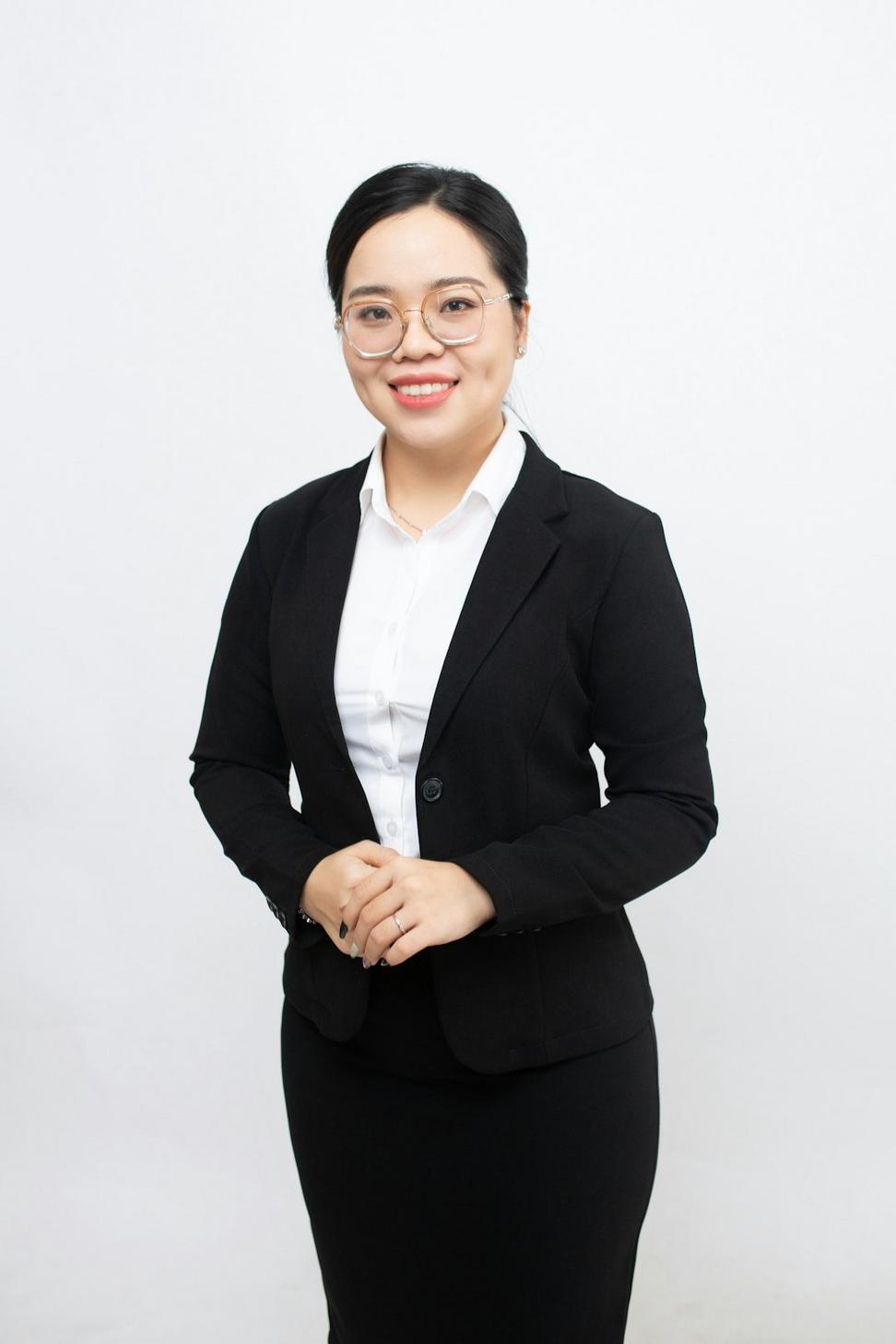 Dr. Lisa Chen
